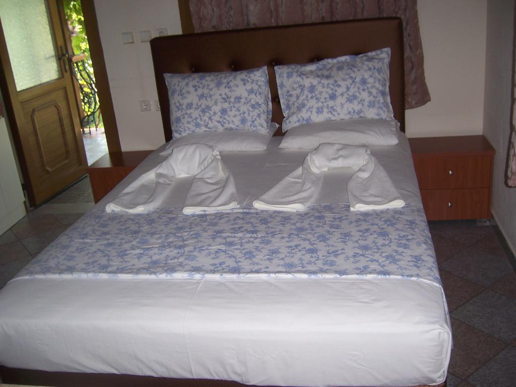 Sirines Studios Prínos Habitación foto